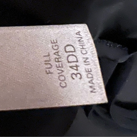 Victoria Secret Bra 34DD - Picture 7 of 9